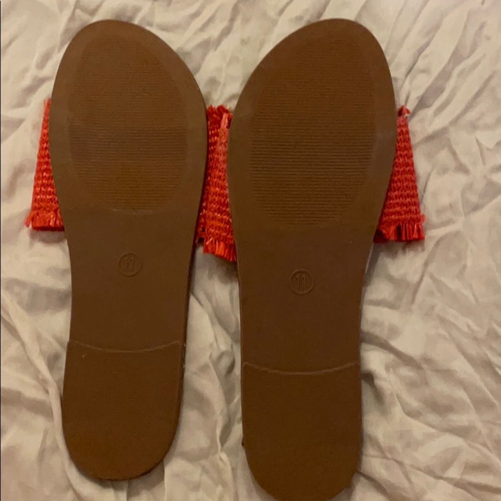 Universal Thread Sandal - Picture 3 of 5